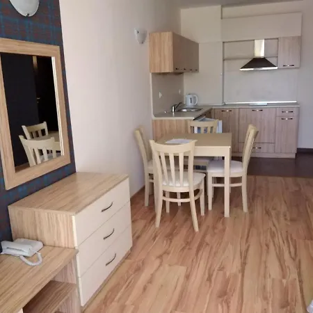 Macon Wellness & سفيتي فلاس