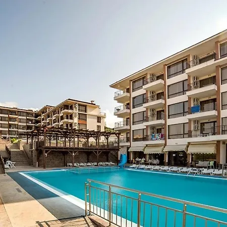 Aparthotel Macon Wellness &