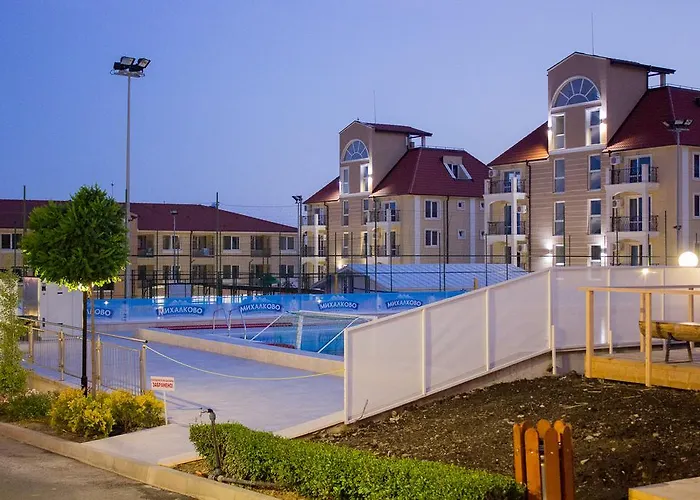 Aparthotel Macon Wellness &