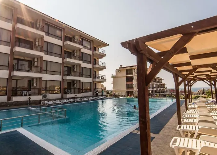 Aparthotel Macon Wellness &