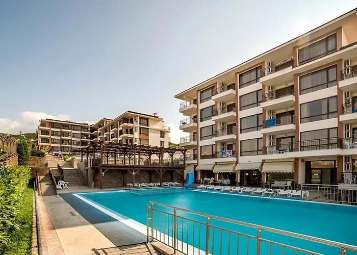 Aparthotel Macon Wellness &